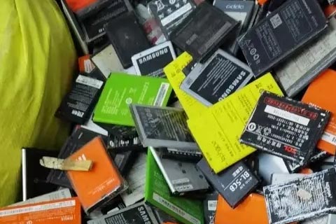 昌平电池怎样回收-正规公司高价收报废电池
